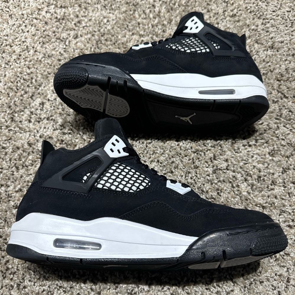 Jordan 4 White Thunder - Picture 3 of 9